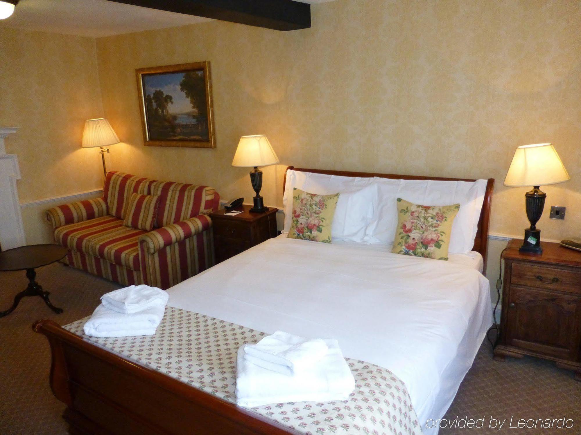 The Bear Hotel Devizes Exterior foto